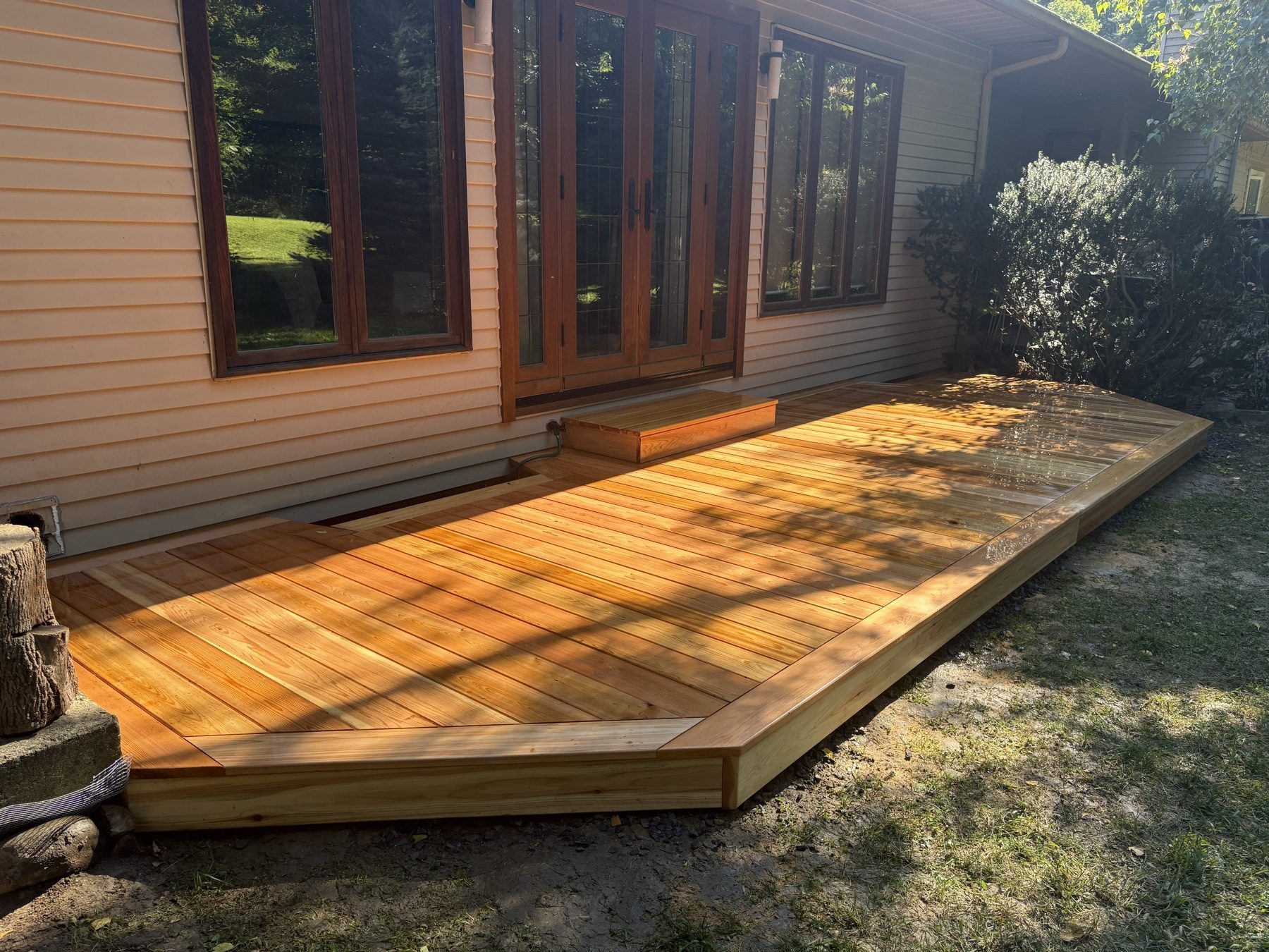 Cedar deck with clipped corners and contrasting border boards